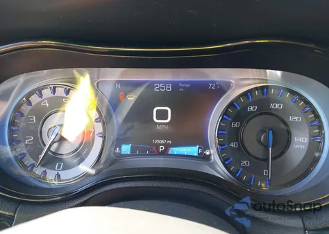 2018 Chrysler 300 300S z USA, uszkodzony, nr VIN 2C3CCABG0JH191036